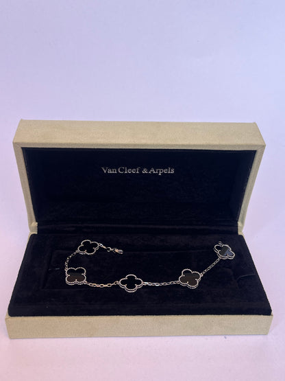 PULSERA TIPO VC DE PLATA 925 CON BAÑO DE ORO 18k