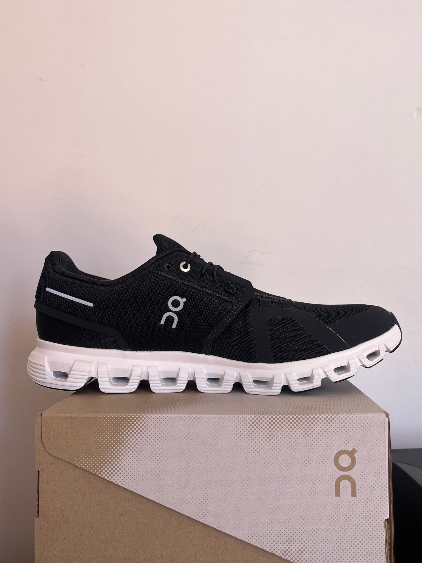 ON CLOUD 6 hombre 28.5mx